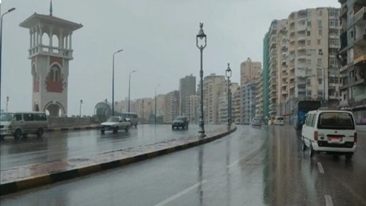 توقعات الأرصاد حول طقس الأحد وسقوط أمطار في موجة شديدة البرودة